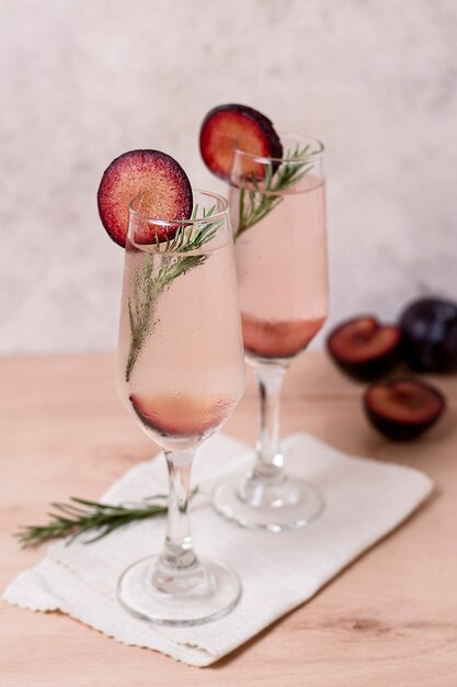 Cocktails aromatiques prêts à être servis