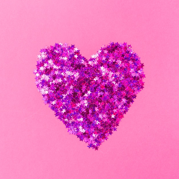 Coeur de confettis brillants