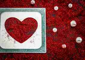 Photo gratuite coeur de paillettes sur un concept d & # 39; amour noir, saint valentin