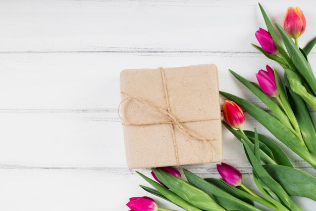 Coffret Cadeau et Tulipes