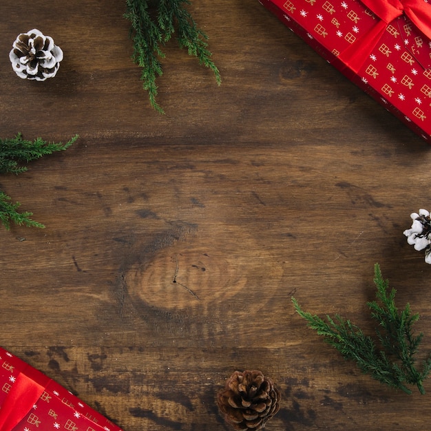 Coffrets cadeaux dans les coins et l&#39;espace