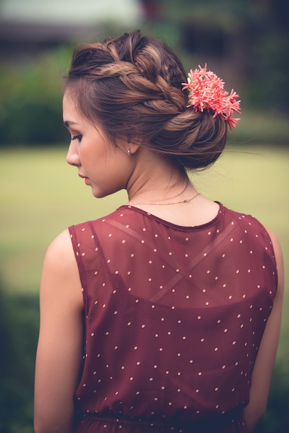 Photo gratuite coiffure d'été