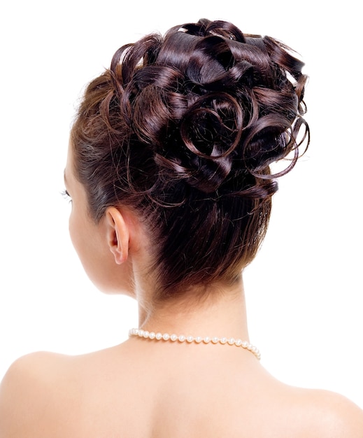 Photo gratuite coiffure de mariage moderne, vue arrière - isolé sur blanc