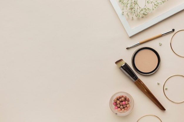 Collection De Produits Cosmétiques De Maquillage Avec Espace De Copie