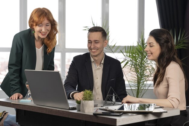 Collègues au travail