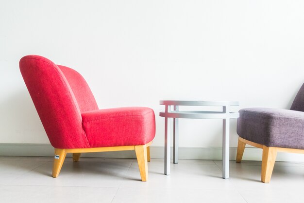 Colored Couchettes avec une table centrale