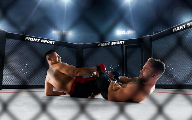 Photo gratuite combattants mma sur le ring professionnel fighting championship