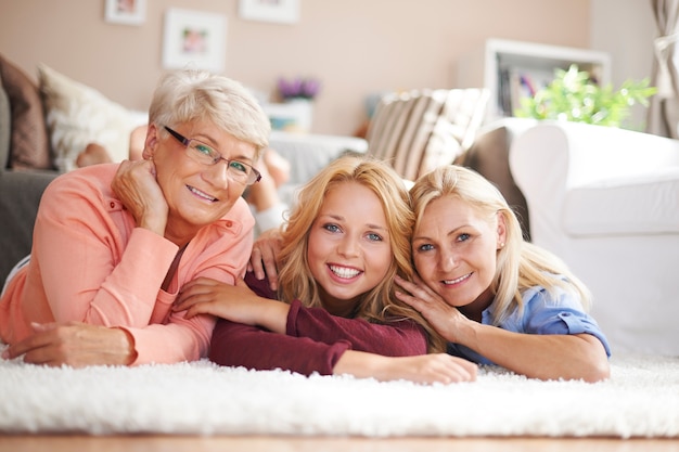 Photo gratuite comme c'est merveilleux d'avoir une famille aimante