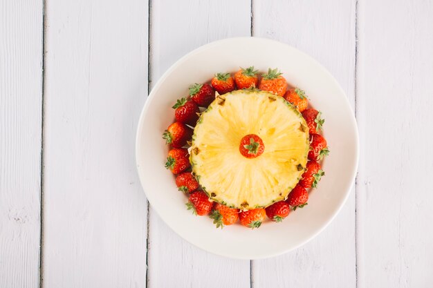 Composition d&#39;ananas et de fraises