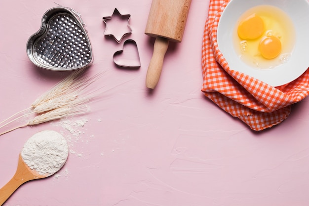 Composition de boulangerie à plat avec fond