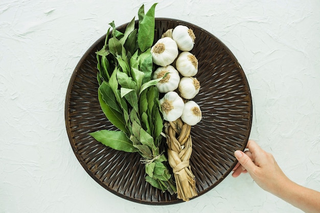 Composition de cuisine moderne avec des ingrédients sains