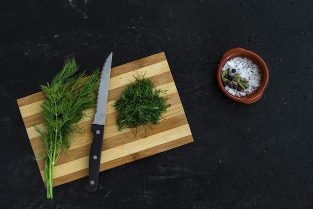 Composition de cuisine moderne avec des ingrédients sains