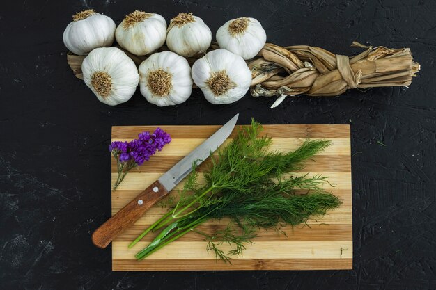 Composition de cuisine moderne avec des ingrédients sains