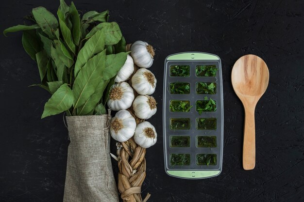 Composition de cuisine moderne avec des ingrédients sains