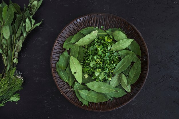 Composition de cuisine moderne avec des ingrédients sains