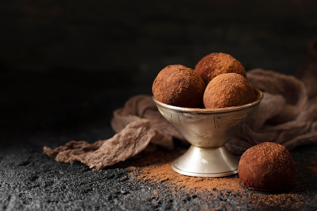 Composition de délicieux goodies au chocolat avec espace copie