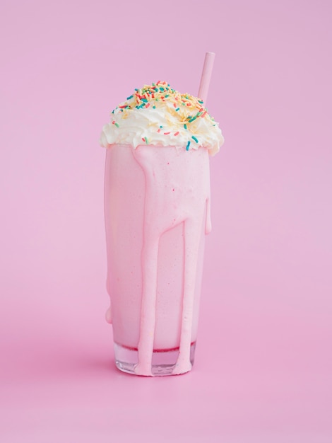 Composition avec un délicieux verre de milk-shake