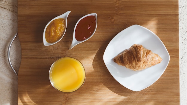 Photo gratuite composition du petit-déjeuner vue de dessus