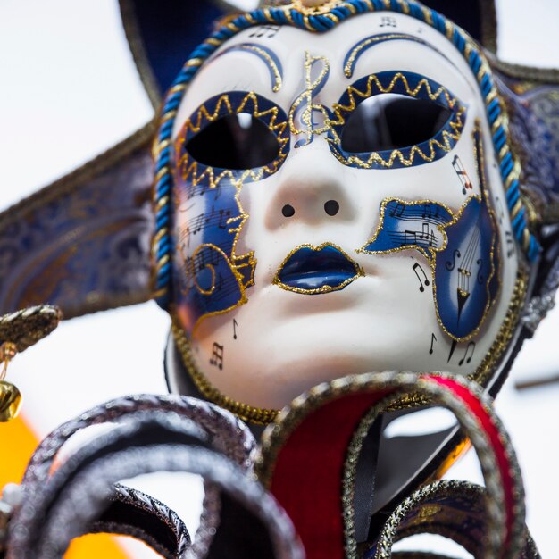 Composition élégante avec masque de carnaval de Venise