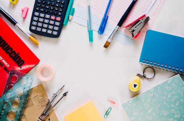 Composition de fournitures de bureau