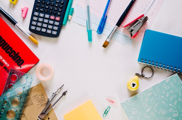 Composition de fournitures de bureau