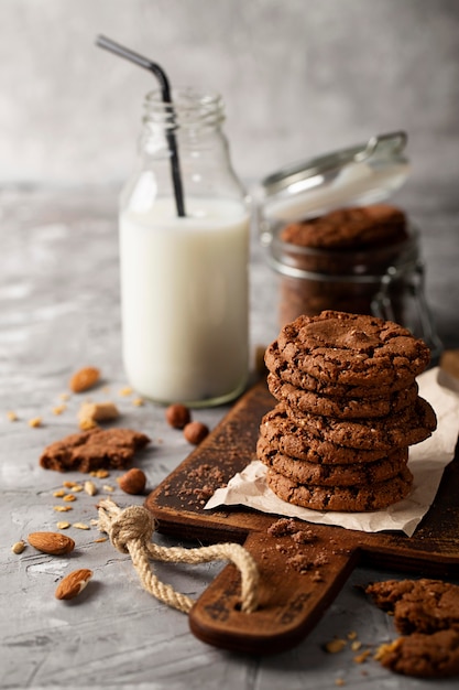 Composition de goodies au chocolat à angle élevé