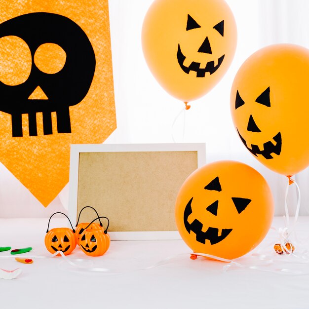 Composition d&#39;Halloween avec des ballons