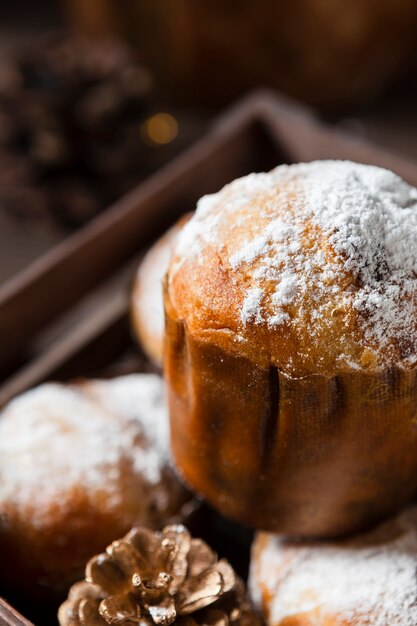 Composition de nature morte de délicieux panettone