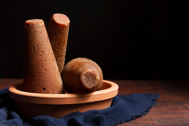 Composition de nature morte jaggery saine