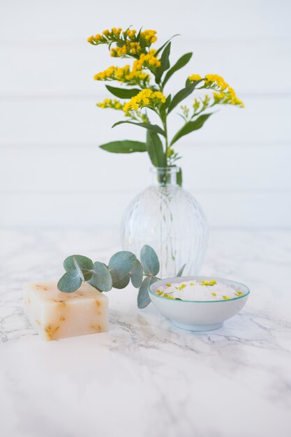 Composition d&#39;objets de salle de bain ou de spa