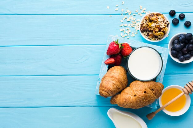 Composition de plat petit-déjeuner avec fond