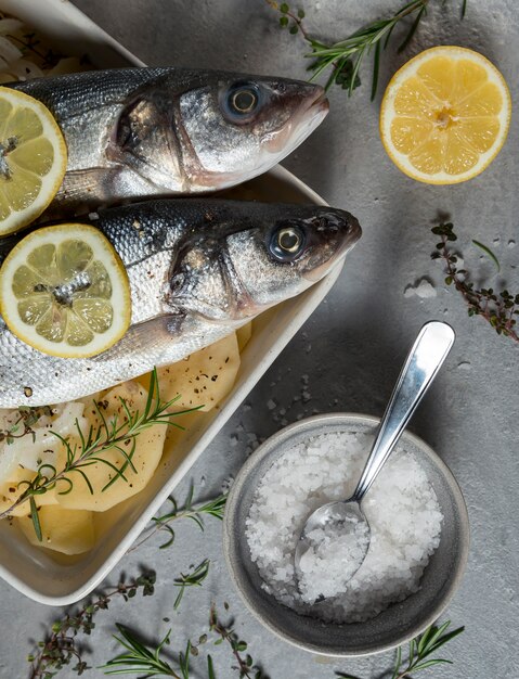 Composition de poisson cru pour la cuisson