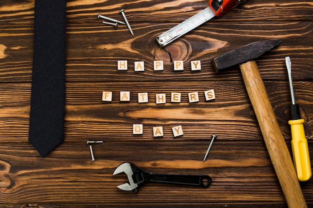 Composition pour la fête des pères avec des outils