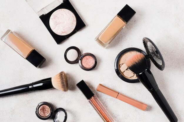 Composition de produits cosmétiques de maquillage pour les femmes