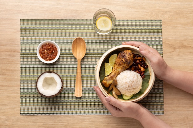 Composition de repas traditionnel nasi lemak