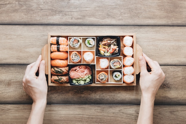 Composition de sushis plats