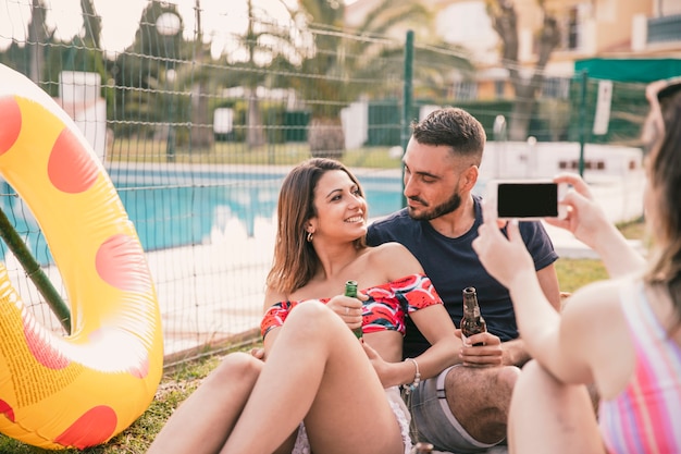 Photo gratuite concept d'amitié et d'été avec couple