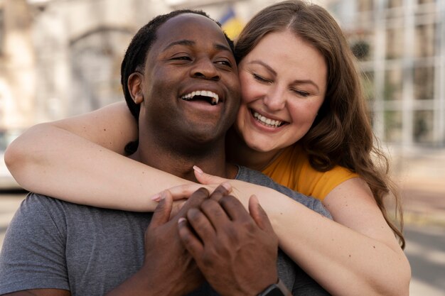 Concept d'amour avec un couple heureux qui passe du temps ensemble