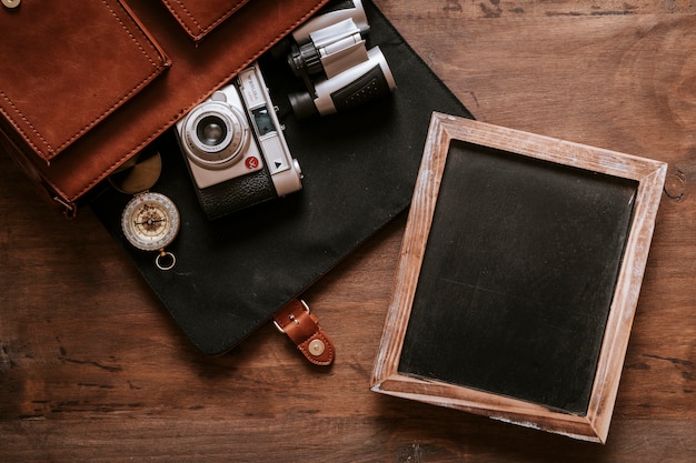 Photo gratuite concept de bureau vintage avec ardoise