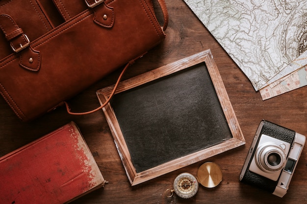 Concept de bureau vintage avec ardoise