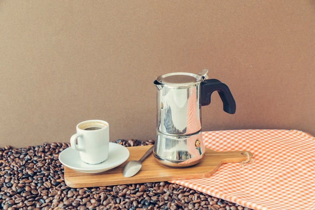 Concept de café avec planche et tissu