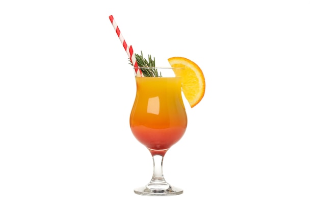 Photo gratuite concept de cocktail orange de délicieux cocktail d'agrumes d'été frais isolé sur fond blanc