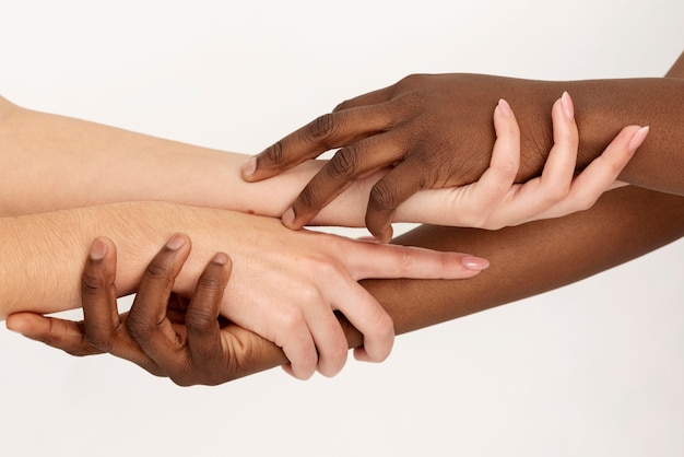 Photo gratuite concept de diversité avec les mains