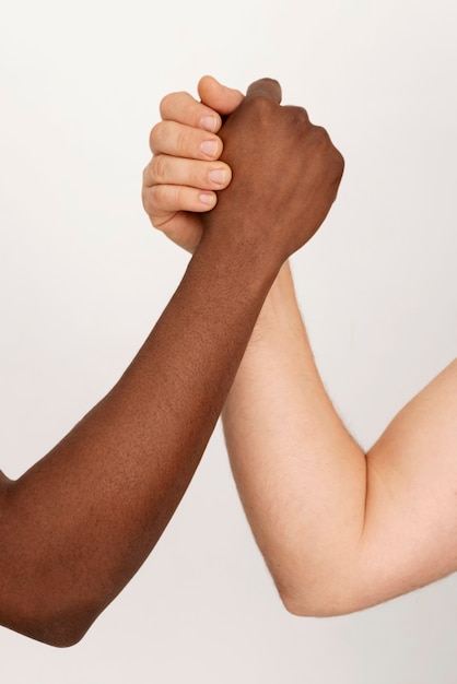 Photo gratuite concept de diversité avec les mains