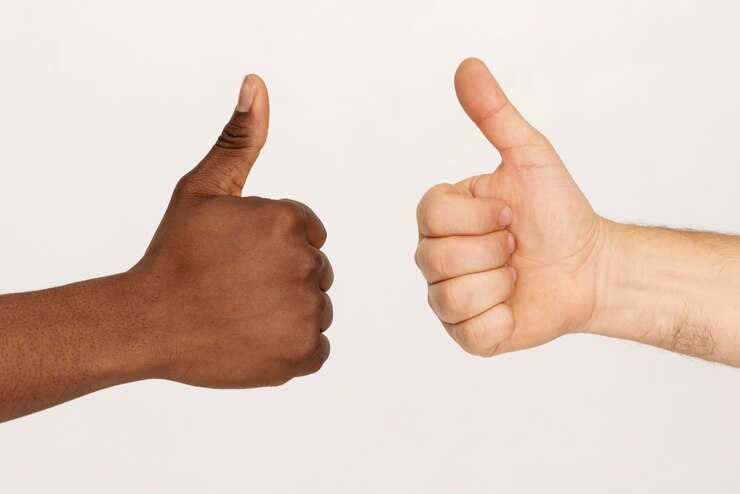 Photo gratuit concept de diversité avec les mains