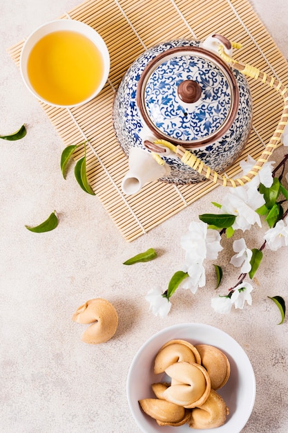 Photo gratuite concept du nouvel an chinois avec des biscuits de fortune