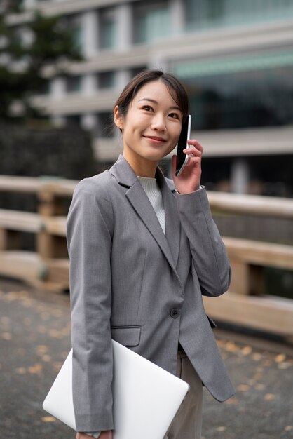 Concept d'entreprise japonais avec un homme d'affaires