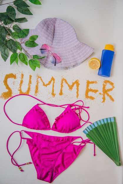 Photo gratuite concept d'été avec bikini