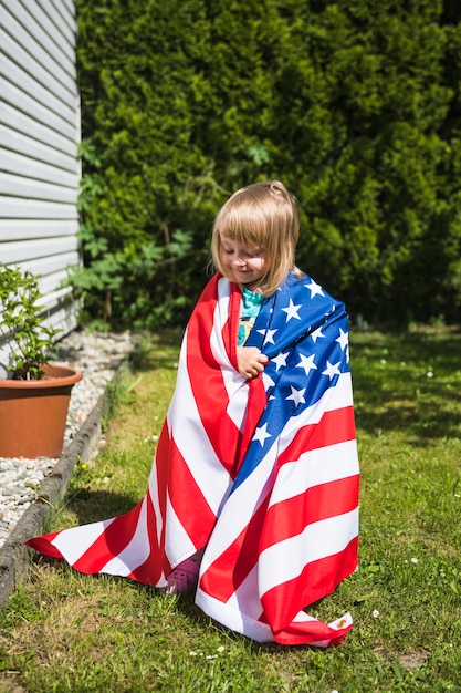 Photo gratuite concept de fête de l'indépendance des états-unis avec une fille