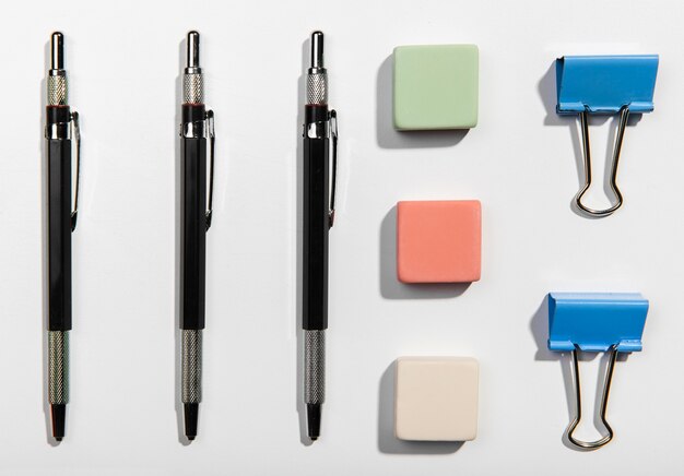 Concept de knolling plat accessoires de bureau